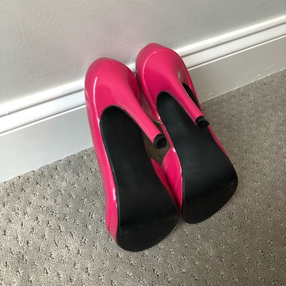 Wet seal “Pretty” open toe platform pumps. Size 7 - Picture 2 of 4